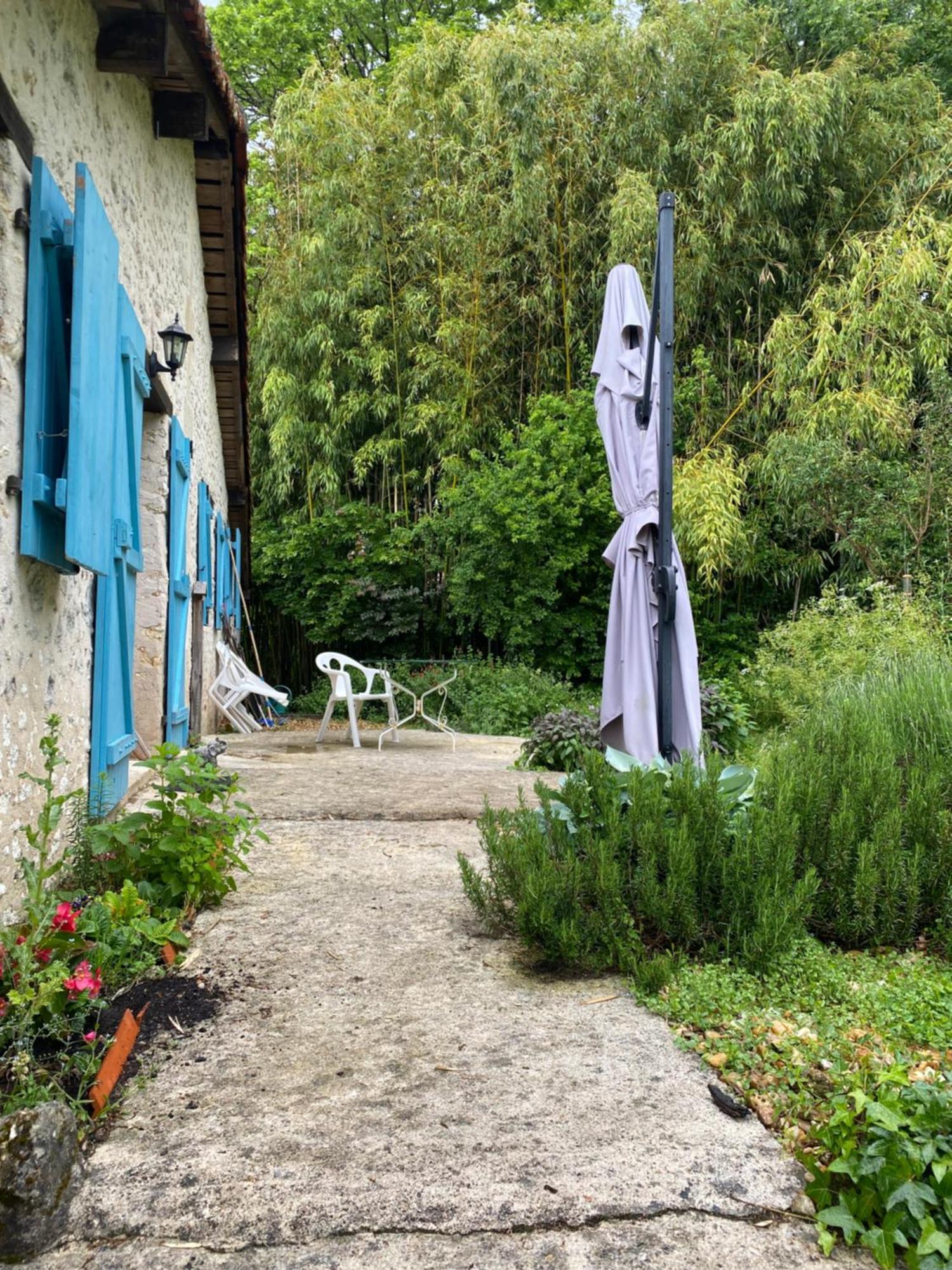 Katy'S Barn Vila Saint-Aulaye-Puymangou Exterior foto